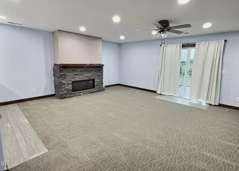 Living - 512 Apple Ridge Rd, Menoken, ND 58558 photo 4 of 6