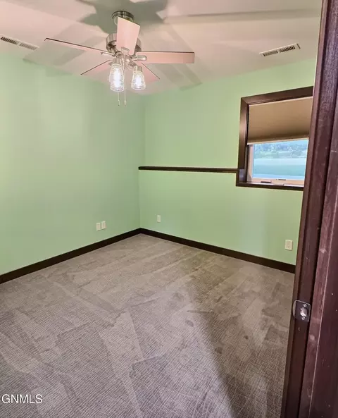 Bedroom - 512 Apple Ridge Rd, Menoken, ND 58558 photo 1 of 1