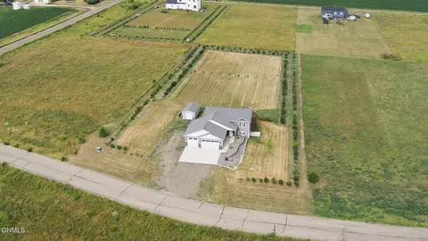 View/Area - 512 Apple Ridge Rd, Menoken, ND 58558 photo 3 of 7