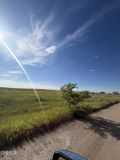 L 1, Williston, ND 58801 photo 4