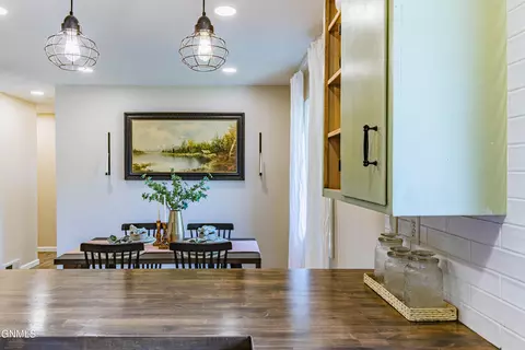 Dining - 215 2nd St SE, Garrison, ND 58540 photo 2 of 5