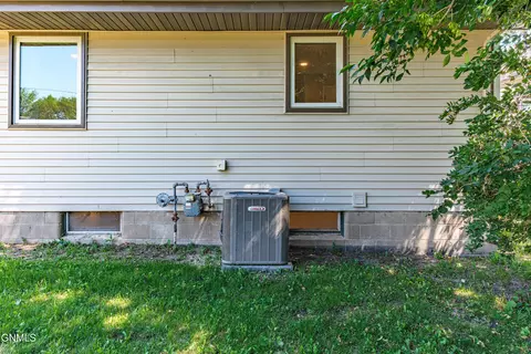 Exterior - 215 2nd St SE, Garrison, ND 58540 photo 6 of 7