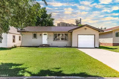 Exterior - 215 2nd St SE, Garrison, ND 58540 photo 1 of 7