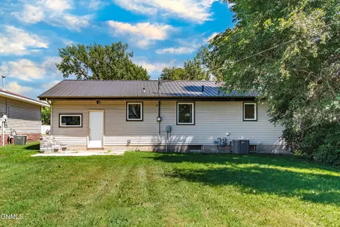 Exterior - 215 2nd St SE, Garrison, ND 58540 photo 4 of 7