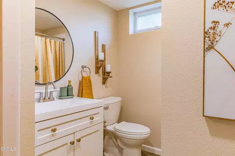 Bath - 215 2nd St SE, Garrison, ND 58540 photo 5 of 8