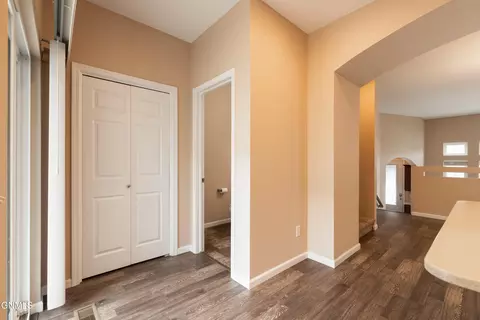 Entry Way - 3207 Kenner Loop, Bismarck, ND 58504 photo 3 of 6