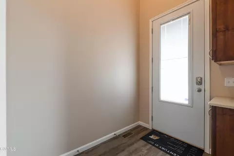 Entry Way - 3207 Kenner Loop, Bismarck, ND 58504 photo 1 of 6