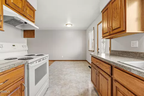Kitchen - 1216 Ridge Ct, Williston, ND 58801 photo 3 of 3
