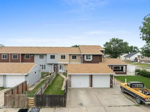 Exterior - 2611 18th Ave W, Williston, ND 58801 photo 4 of 4