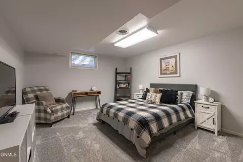 Bedroom - 308 W Boulevard Ave W, Bismarck, ND 58501 photo 4 of 4