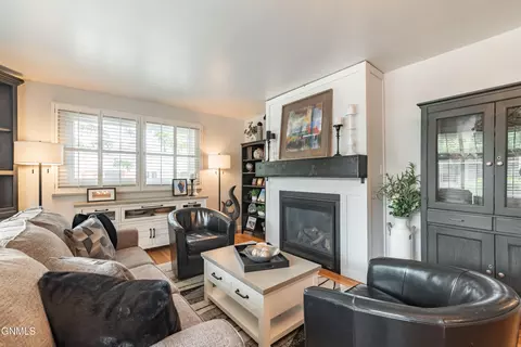 Living - 308 W Boulevard Ave W, Bismarck, ND 58501 photo 1 of 2