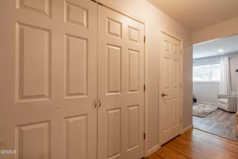 Entry Way - 308 W Boulevard Ave W, Bismarck, ND 58501 photo 2 of 6