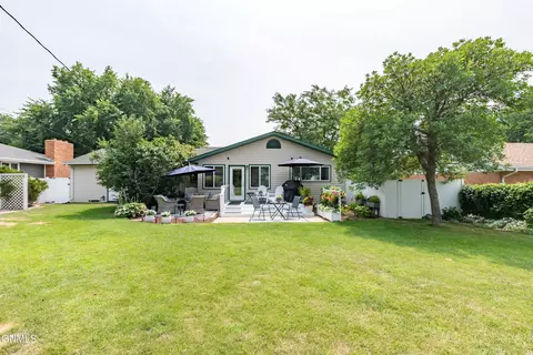 Exterior - 308 W Boulevard Ave W, Bismarck, ND 58501 photo 5 of 9