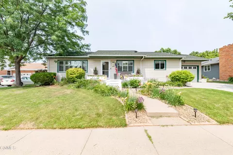 308 W Boulevard Ave W, Bismarck, ND 58501