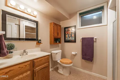 Bath - 308 W Boulevard Ave W, Bismarck, ND 58501 photo 4 of 4