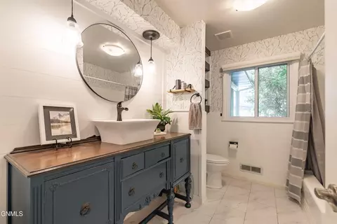 Bath - 308 W Boulevard Ave W, Bismarck, ND 58501 photo 3 of 4