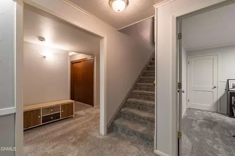 Entry Way - 308 W Boulevard Ave W, Bismarck, ND 58501 photo 5 of 6