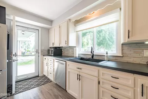 Kitchen - 308 W Boulevard Ave W, Bismarck, ND 58501 photo 3 of 3