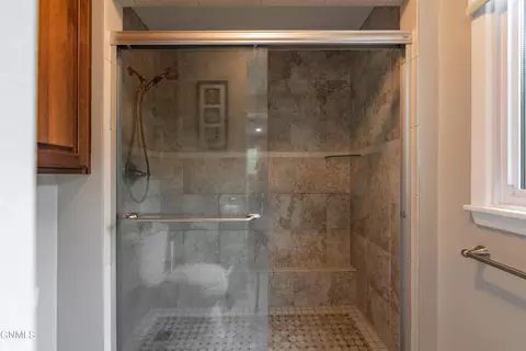 Bath - 308 W Boulevard Ave W, Bismarck, ND 58501 photo 2 of 4