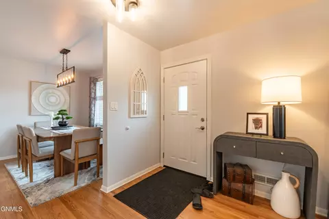 Entry Way - 308 W Boulevard Ave W, Bismarck, ND 58501 photo 1 of 6
