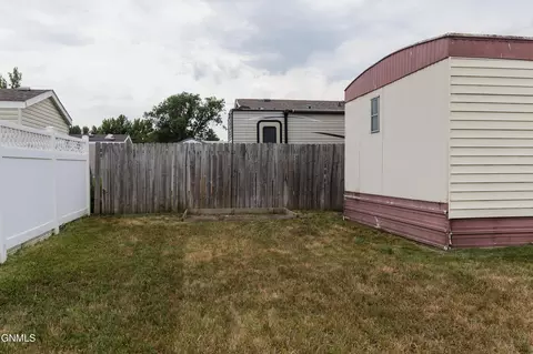 Exterior - 1212 7th Ave SE, Mandan, ND 58554 photo 3 of 8