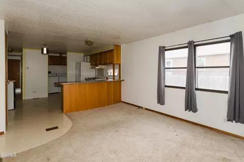 Living - 1212 7th Ave SE, Mandan, ND 58554 photo 3 of 3