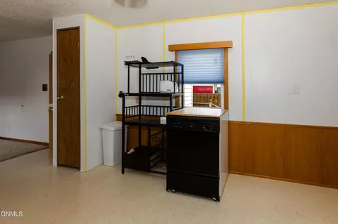 Kitchen - 1212 7th Ave SE, Mandan, ND 58554 photo 3 of 4