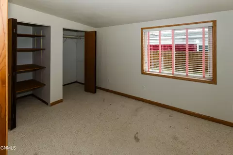 Bedroom - 1212 7th Ave SE, Mandan, ND 58554 photo 12 of 14