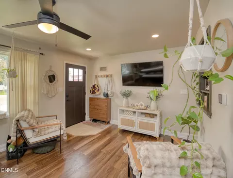 Entry Way - 1507 1st Ave W, Williston, ND 58801 photo 1 of 1