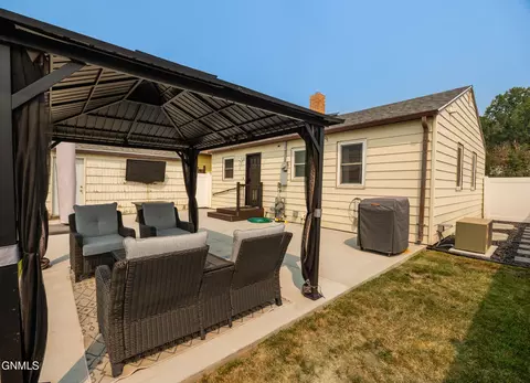 Exterior - 1507 1st Ave W, Williston, ND 58801 photo 5 of 7