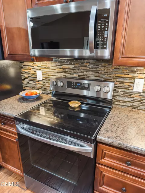 Kitchen - 14718 Lambert St, Williston, ND 58801 photo 3 of 7