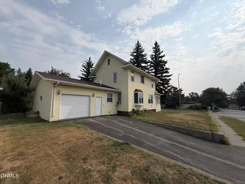 Exterior - 426 Main St S, Stanley, ND 58784 photo 3 of 4