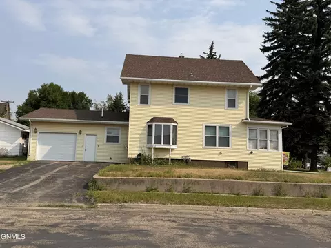 Exterior - 426 Main St S, Stanley, ND 58784 photo 4 of 4