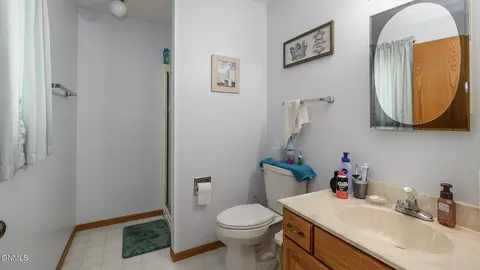 Bath - 3226 Devon Dr, Bismarck, ND 58504 photo 5 of 7