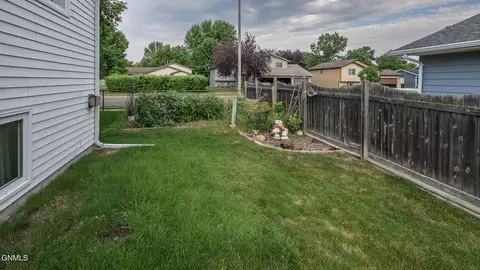 Exterior - 3226 Devon Dr, Bismarck, ND 58504 photo 6 of 6