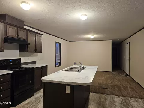 Kitchen - 2037 9th Ave W, Williston, ND 58801 photo 3 of 6