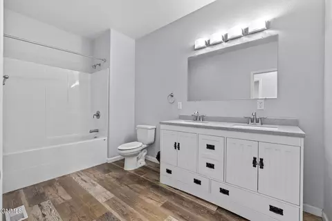 Bath - 3336 Wheat Ridge St, Williston, ND 58801 photo 2 of 2