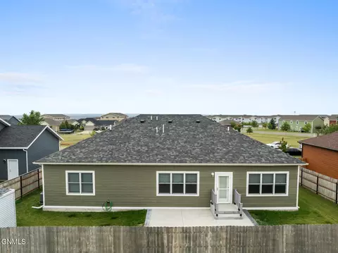 Exterior - 3336 Wheat Ridge St, Williston, ND 58801 photo 2 of 8
