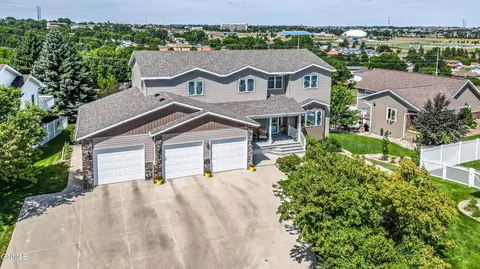 View/Area - 1908 Harding Pl, Bismarck, ND 58501 photo 2 of 10
