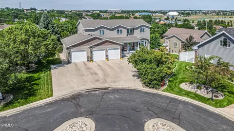 View/Area - 1908 Harding Pl, Bismarck, ND 58501 photo 1 of 10