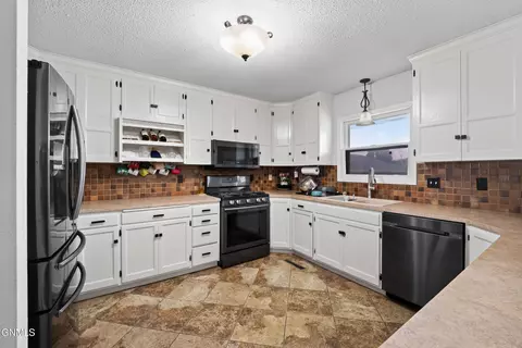 Kitchen - 720 11th St W, Williston, ND 58801 photo 1 of 1
