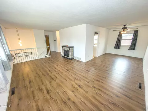 Living - 107 18th St E, Williston, ND 58801 photo 3 of 4
