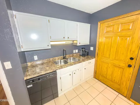 Kitchen - 107 18th St E, Williston, ND 58801 photo 4 of 6