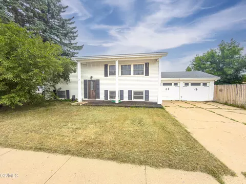 Exterior - 107 18th St E, Williston, ND 58801 photo 1 of 2