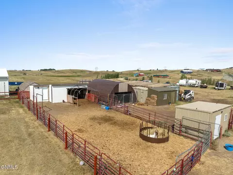Exterior - 4980 148th Ave NW, Williston, ND 58801 photo 13 of 14
