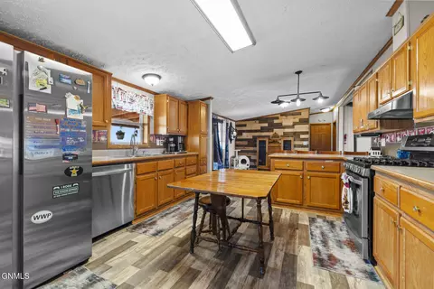 Kitchen - 4980 148th Ave NW, Williston, ND 58801 photo 2 of 2