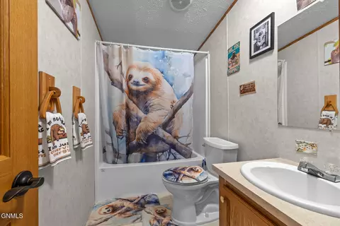 Bath - 4980 148th Ave NW, Williston, ND 58801 photo 2 of 2