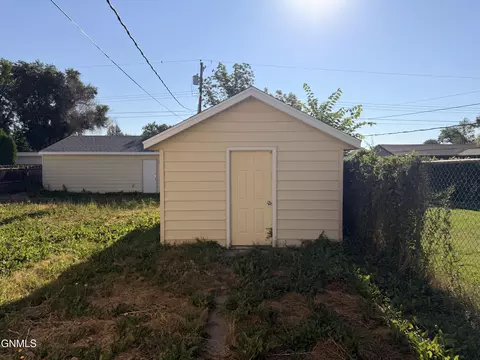 Exterior - 812 3rd Ave E, Williston, ND 58801 photo 3 of 3