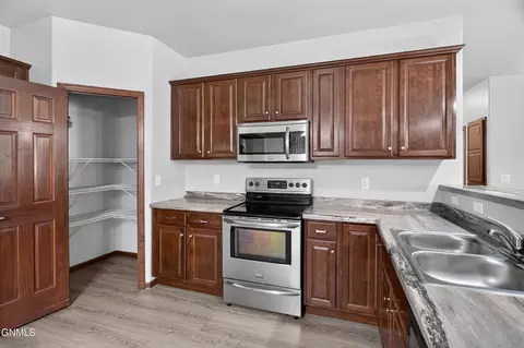 Kitchen - 3504 33rd Ave W, Williston, ND 58801 photo 2 of 3