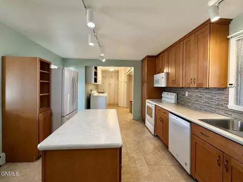 Kitchen - 424 2nd St E, Hunter, ND 58048 photo 1 of 2